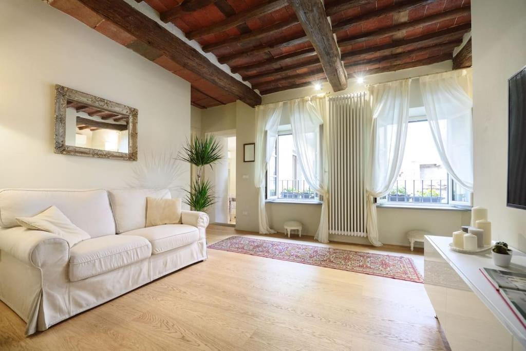 Corte Paolina - Charming Courtyard Inside Lucca Exterior photo