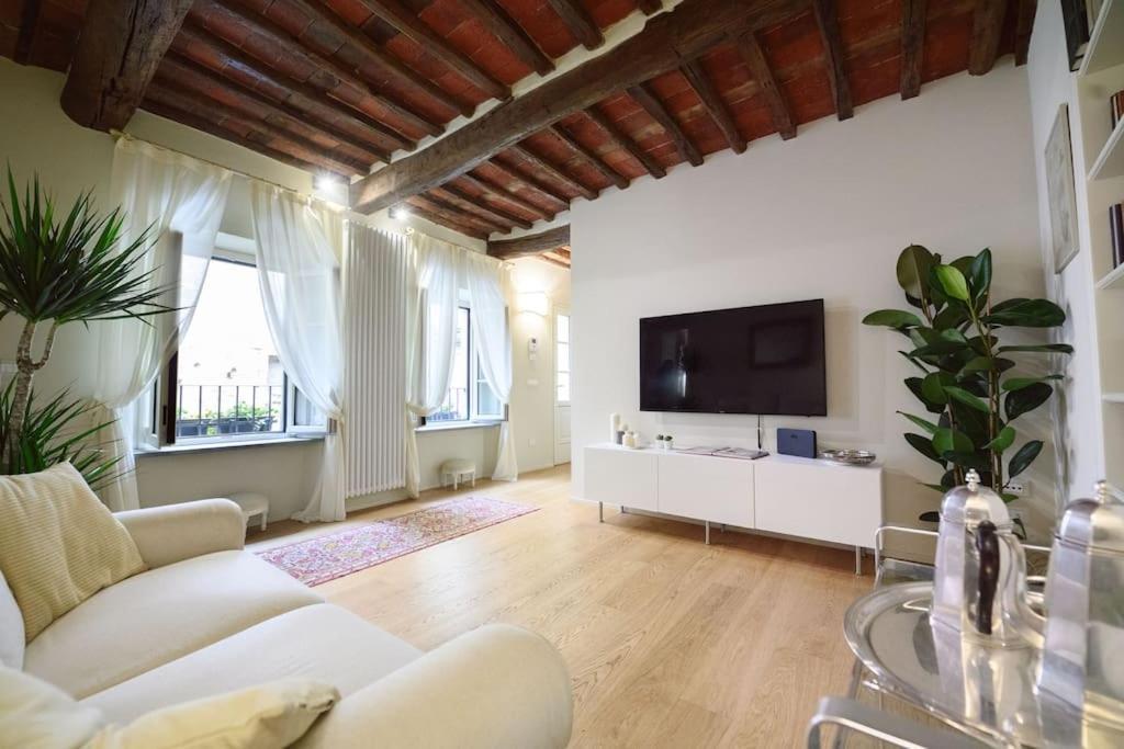 Corte Paolina - Charming Courtyard Inside Lucca Exterior photo